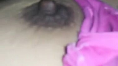 indian bhabhi showing her boobs