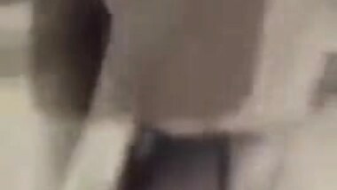 Desi Mallu teen from Kochi showing fingering and hot pussy