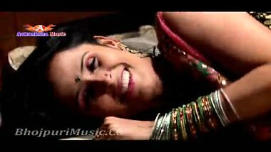 Making of the hot Bhojpuri song