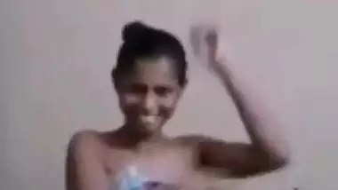 Cute Lankan Girl Showing
