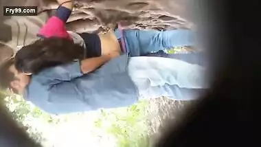 Couple fucking in park outdoor