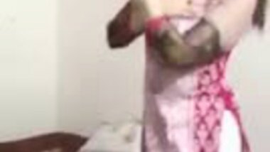 Muslim girl dancing non nude