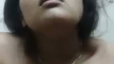 Tamil Slut Bhabhi Masturebating in Bathroom