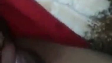 Cute desi girl nude hairy pussy showing video