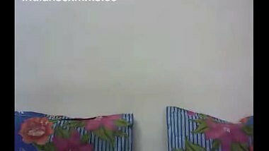 Horny desi babe on cam showing boobs pussy ass