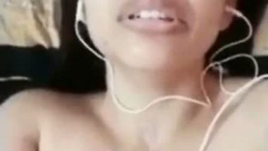Desi porn of a naked Chennai girl masturbating on a video call