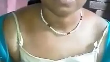 Desi bhabi show boob