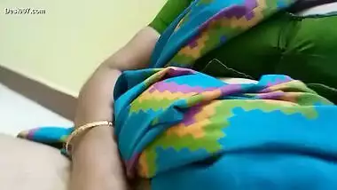Laxmi Tamil Aunty Showing Pussy