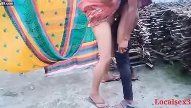 Desi indian Bhabi Sex In outdoor