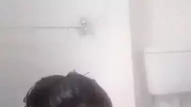 Uncle and aunty bathroom romance show