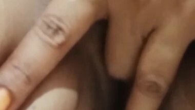 Indian woman showing her boobs and pussy