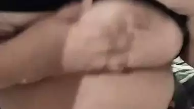 Huge boobs MILF topless and viral sex video MMS