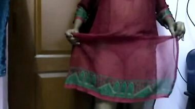 Sexy Tamil Wife in Transparent Chudidhar