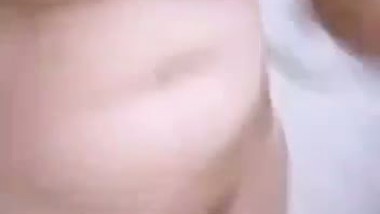 Bangladeshi unmarried girl boobs show viral video