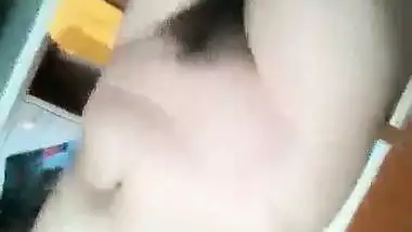 New solo nude video of a beautiful desi girlfriend