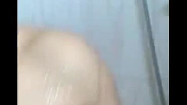 Mature aunty takes nude bath in front of lover