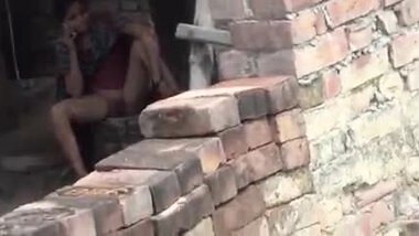 Indian Country Girl flash Pussy