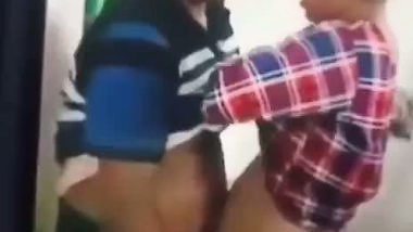 Couple fucking in standing desi viral MMS