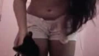 Very Hot NRI Indian College Girl Exposing
