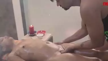 Romantic Oil Massage (2020) 720p HDRip ChikooFlix Originals Hot Video