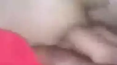 Desi hotty enjoying boob cram from her bf MMS