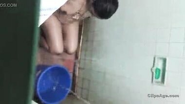 Desi relative aunty bath spy yummyyyy