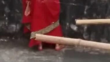 You definitely masturbates after seeing this indian aunties big ass