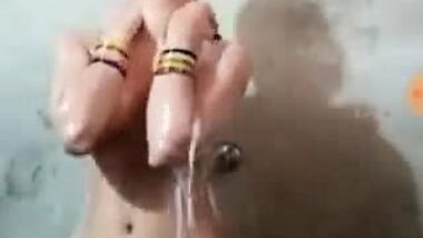 Paki babe live bathing on video call