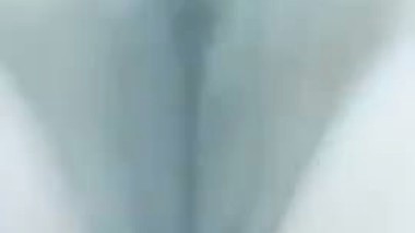 Cute village girl exposes her nude XXX curves in hot Desi video