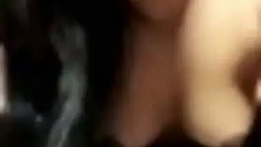 Erotic Desi girl nude role play on video call