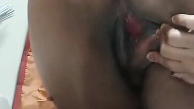 Mature Big Ass Fingering Horny Woman