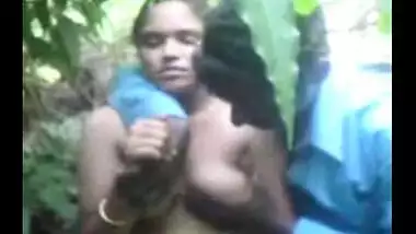 Meenakshi’s naked sex with boyfriend – Tamil outdoor sex