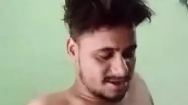 Desi boyfriend eating pussy of girlfriend on cam