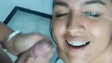 Indian porn video of a slutty teen getting a spunk flow on her face