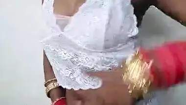 Indian wife show boobs on honeymoon