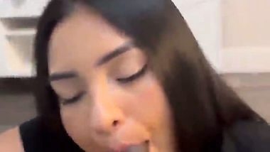 Sexy Babe Suck Dick Like a Ice-cream