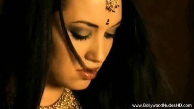 Bolly Woman Hear Her Music