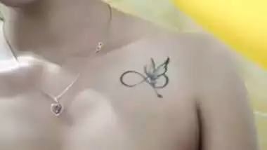 Lankan college teacher nude on video call MMS