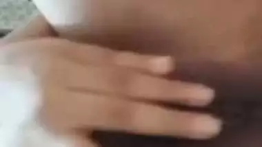 Girlfriend pussy showing on WhatsApp Bengali sex chat