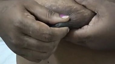 Chubby aunty showing her naked body while cleaning her house