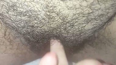 She fucks her pussy with huge and long fingers