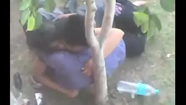 Indian outdoor sex clip of desi college students caught by voyeur