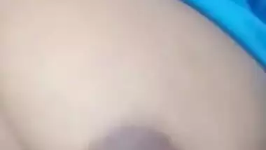 Mature Punjabi Bhabhi exposing boobs on selfie cam