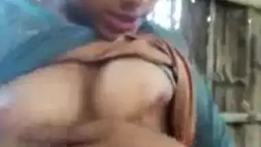 Sexy gujarati girl showing boobs and finger fucks