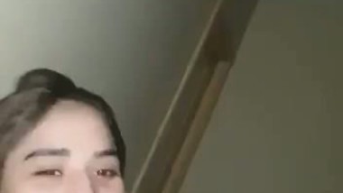 Young babe sucks her stepbrother’s dick in Pakistani sex