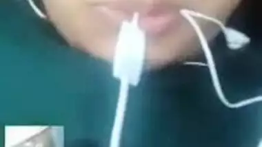 Beautiful Sexy Married Bhabi Showing Her Bigboobies And Pussy On VideoCall