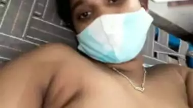 Desi aunty showing her boobs and pussy