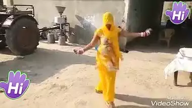 village bhabhi dance