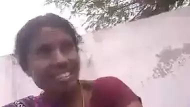 Telugu wife showing her naked pussy outdoors