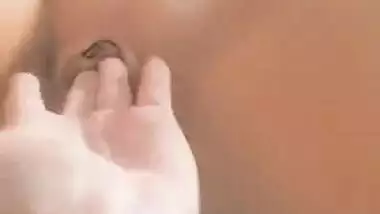 Desi girl pussy fingering her bf